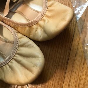 revolution stretch ballet shoes